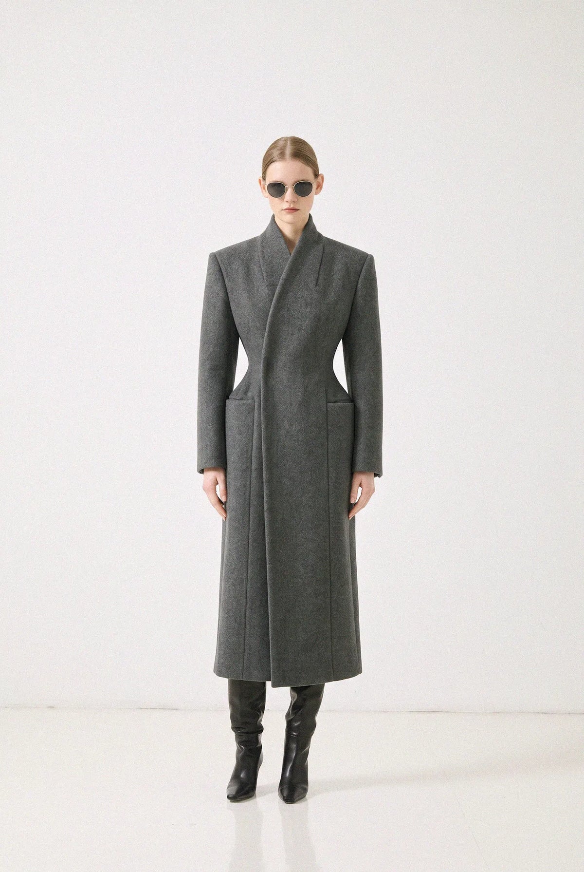 SCULPTED COAT