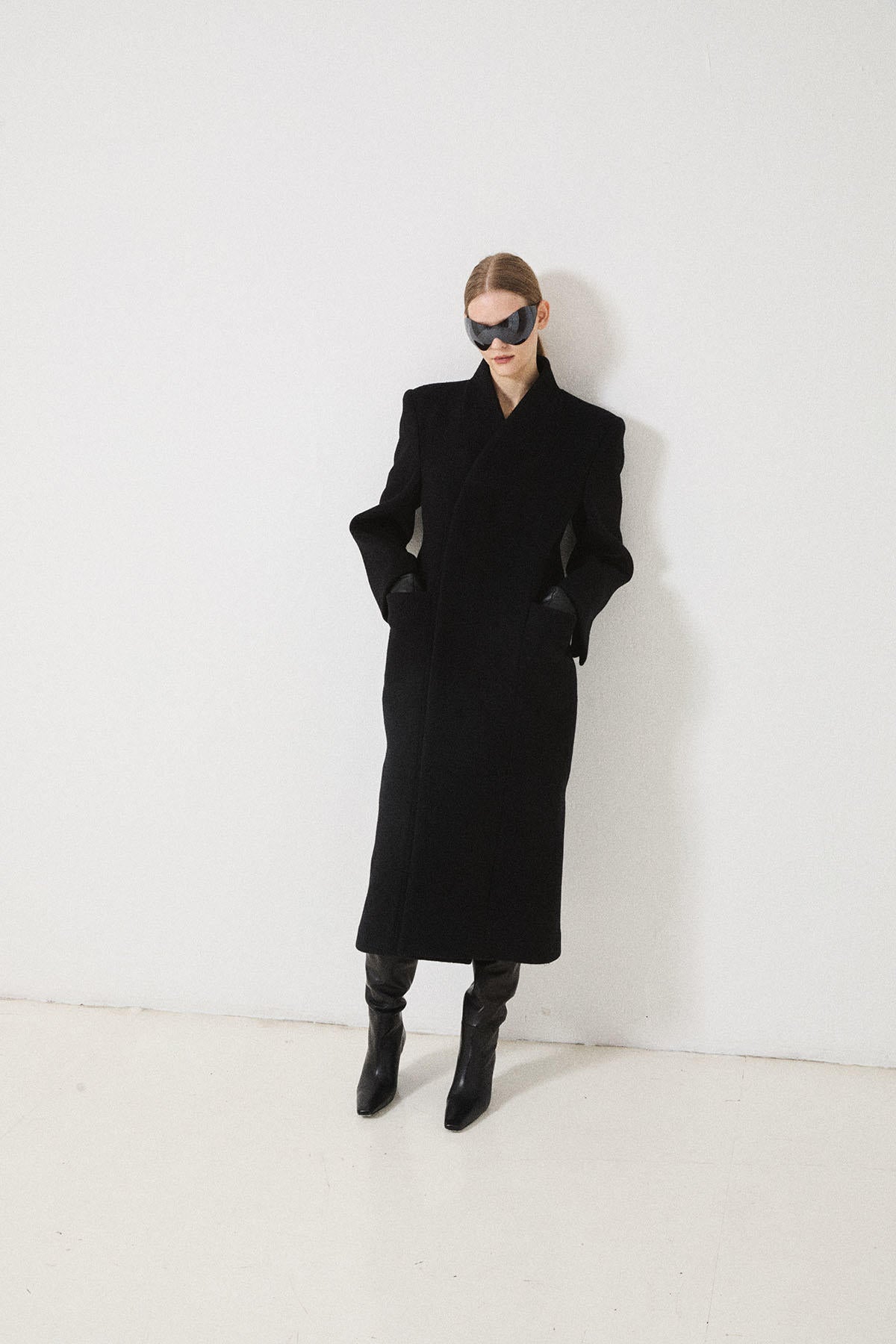 SCULPTED COAT