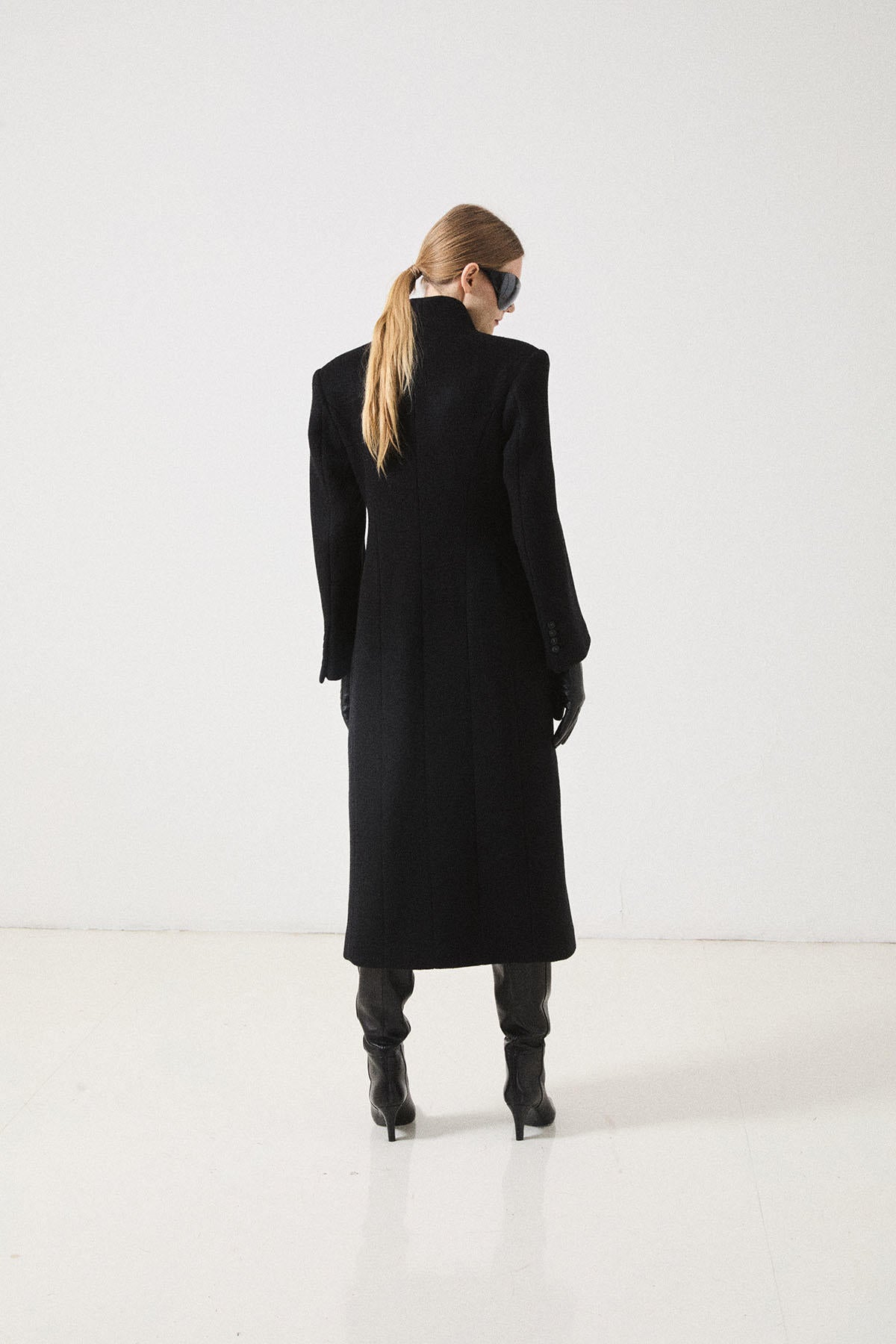 SCULPTED COAT