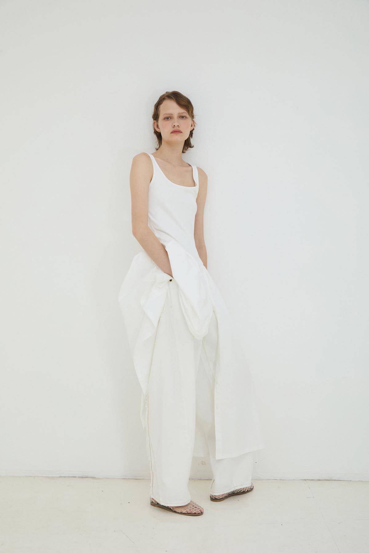 SLEEVELESS DRESS