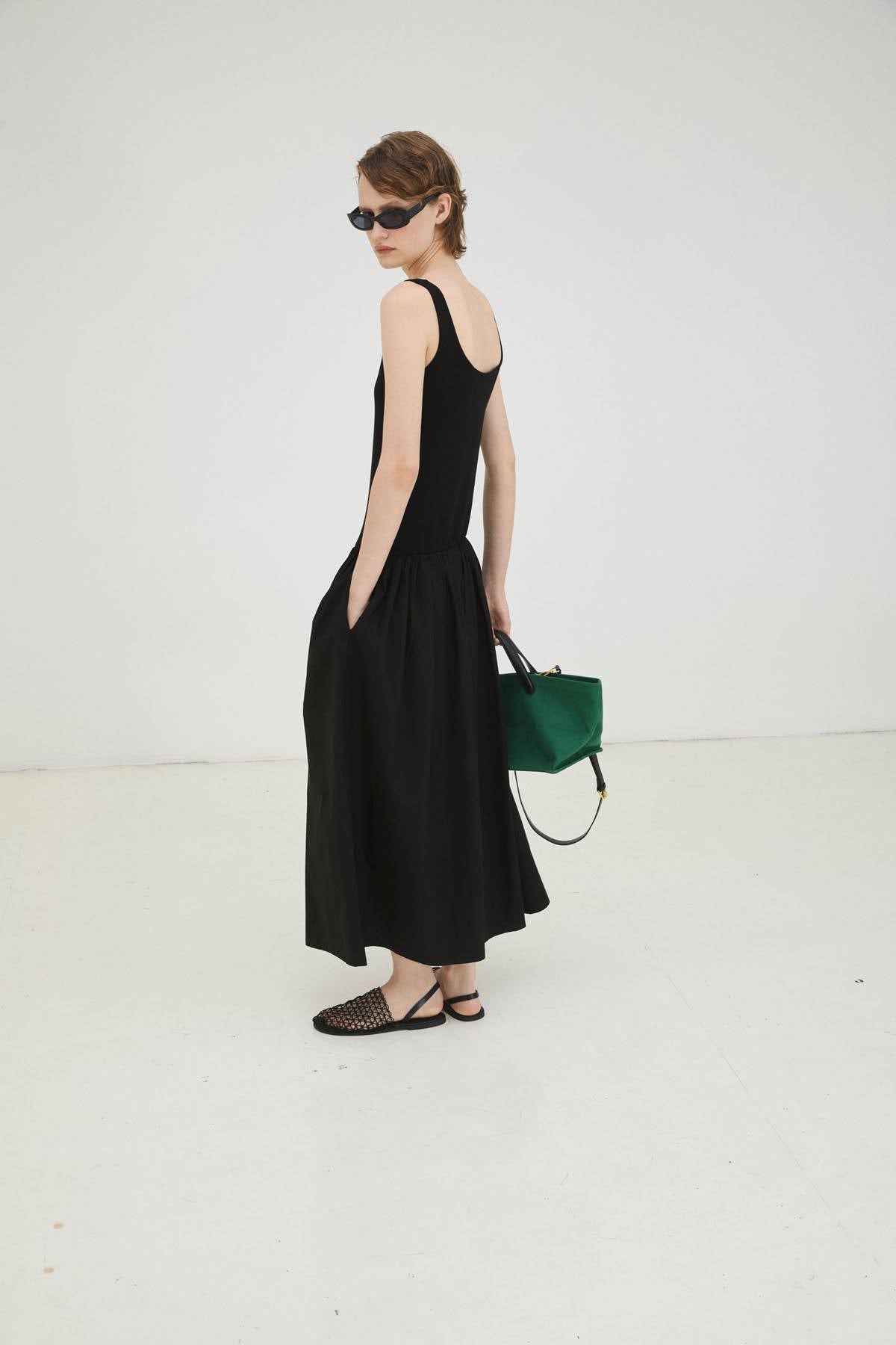 SLEEVELESS DRESS