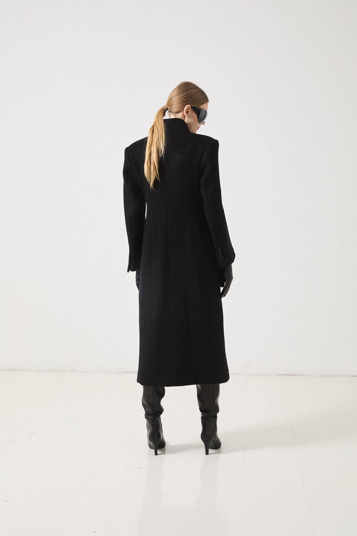 SCULPTED COAT