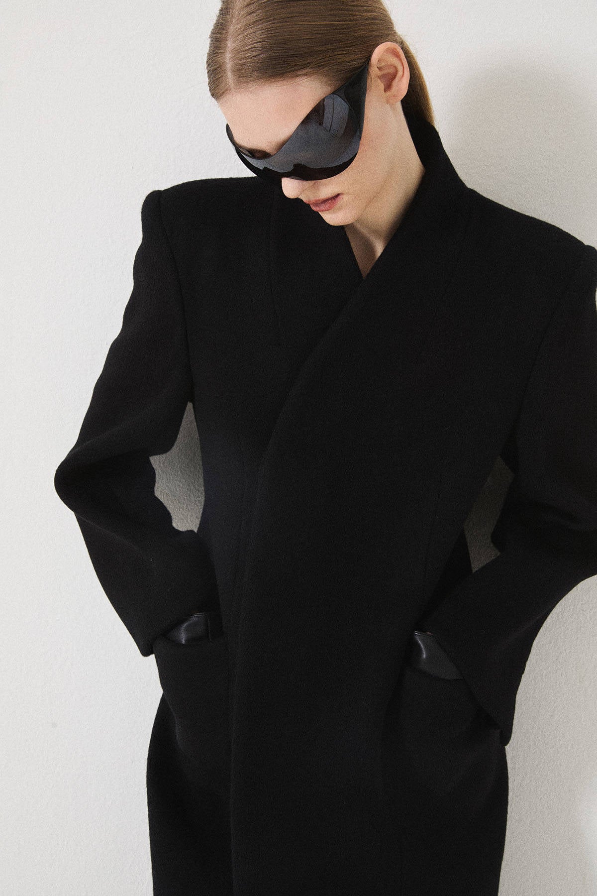 SCULPTED COAT