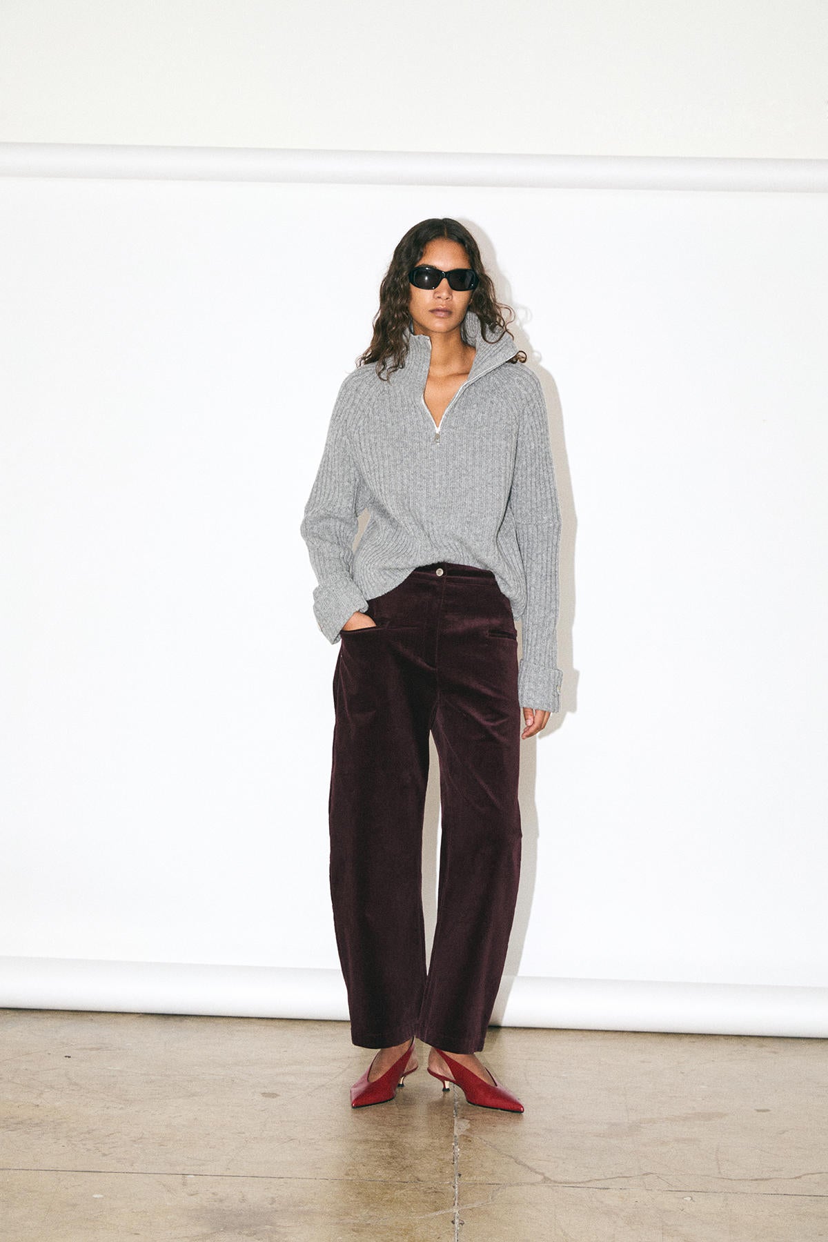 HIGH NECK RIBBED KNIT