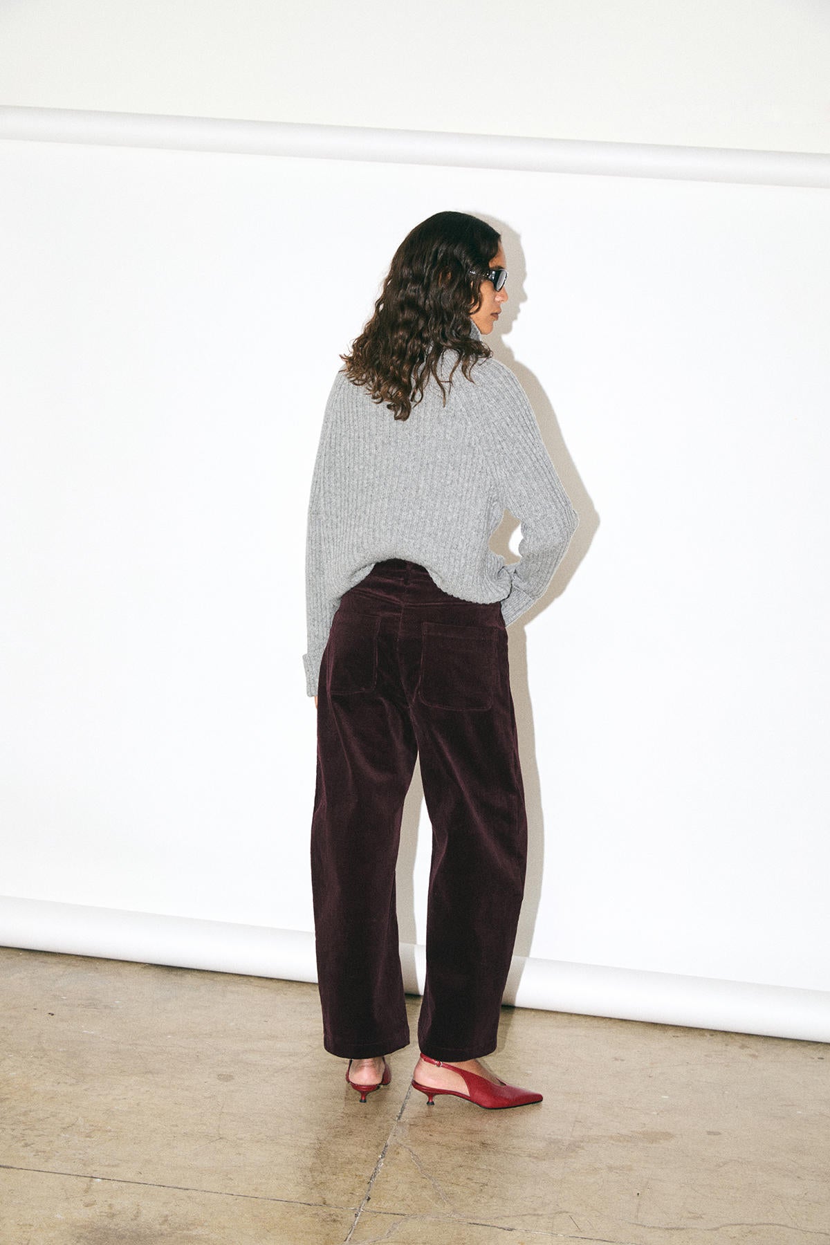 HIGH NECK RIBBED KNIT