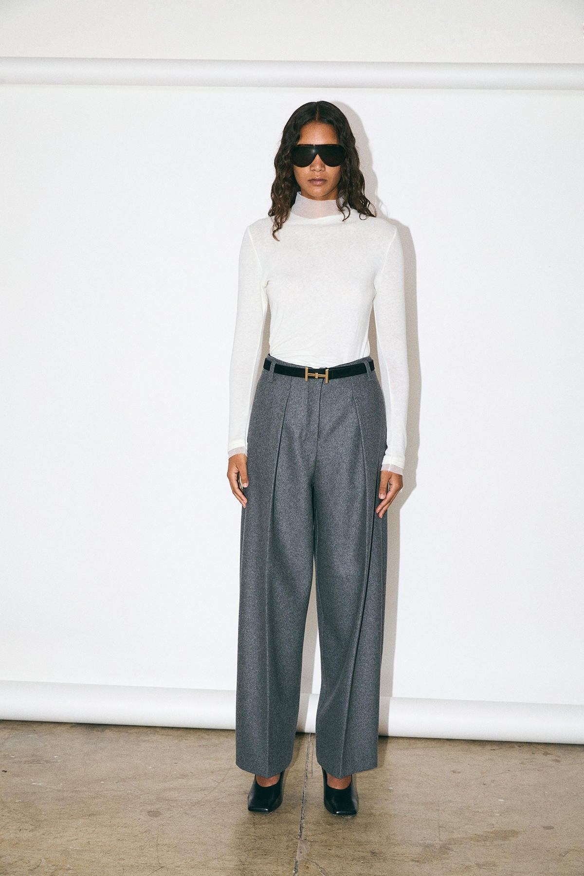 OVERSIZED CURVED WIDE PANTS