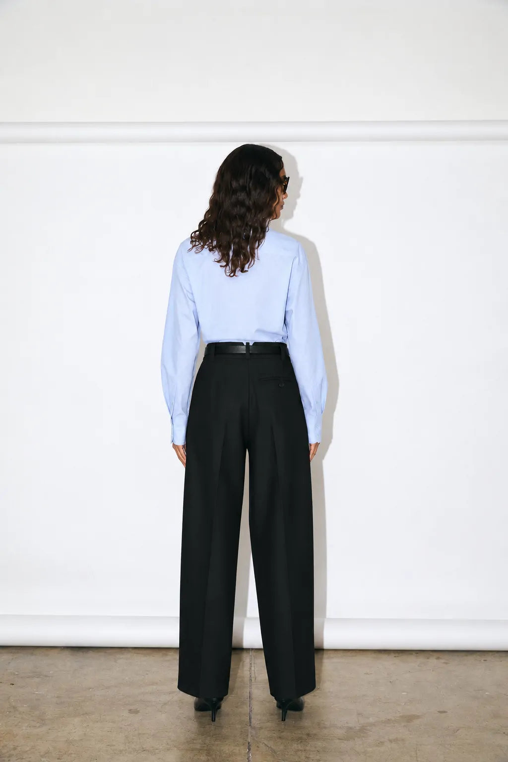 OVERSIZED CURVED WIDE PANTS