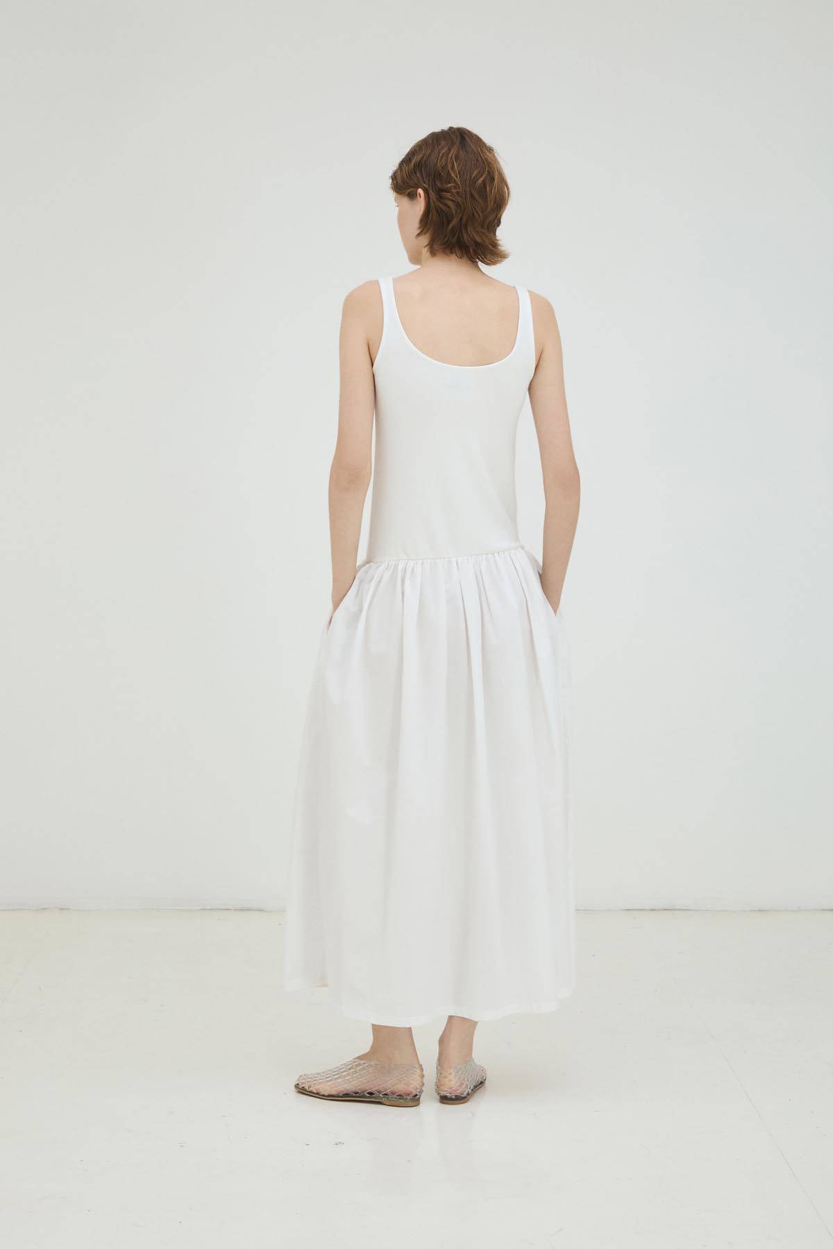 SLEEVELESS DRESS